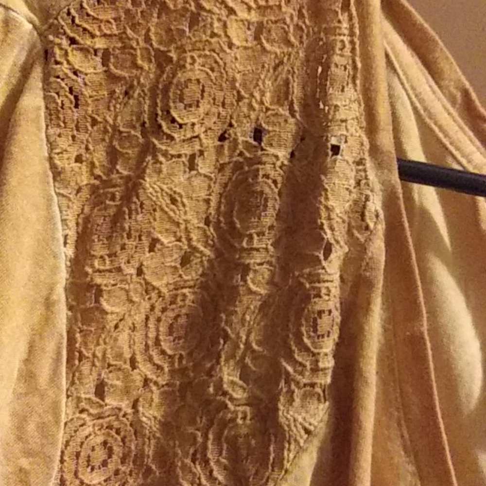 Shirt - Picture 2 of 4